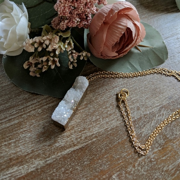 Jewelry - White Druzy Natural Stone Necklace